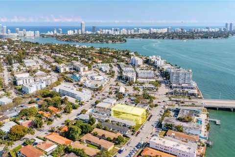 Commercial property in Miami Beach, Florida № 2033238 - photo 11