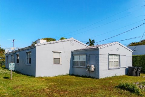 Commercial property in Miami Beach, Florida № 2033238 - photo 14