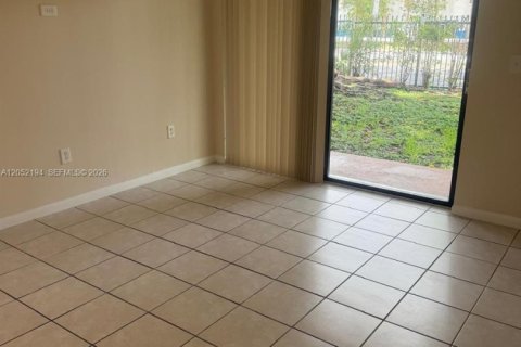 Appartement à louer à Miami, Floride: 2 chambres, 80.55 m2 № 2265742 - photo 11