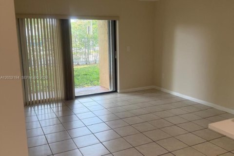 Appartement à louer à Miami, Floride: 2 chambres, 80.55 m2 № 2265742 - photo 3