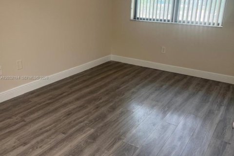 Appartement à louer à Miami, Floride: 2 chambres, 80.55 m2 № 2265742 - photo 13