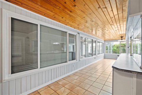 House in Titusville, Florida 4 bedrooms, 186.73 sq.m. № 1823972 - photo 30