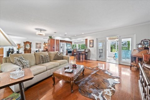 House in Titusville, Florida 4 bedrooms, 186.73 sq.m. № 1823972 - photo 3