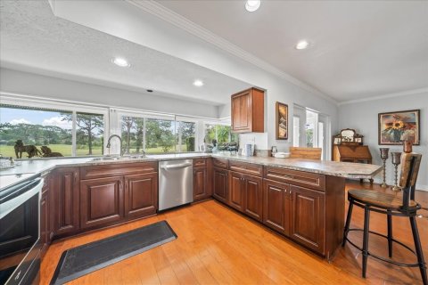 House in Titusville, Florida 4 bedrooms, 186.73 sq.m. № 1823972 - photo 5