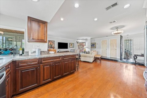 House in Titusville, Florida 4 bedrooms, 186.73 sq.m. № 1823972 - photo 6