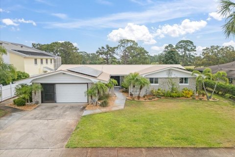 House in Titusville, Florida 4 bedrooms, 186.73 sq.m. № 1823972 - photo 1
