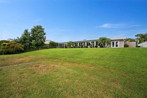 House in Titusville, Florida 4 bedrooms, 186.73 sq.m. № 1823972 - photo 28