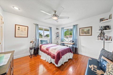 House in Titusville, Florida 4 bedrooms, 186.73 sq.m. № 1823972 - photo 13