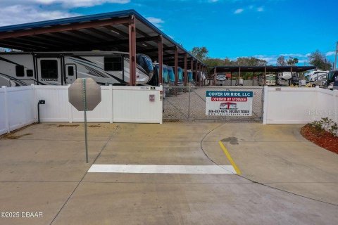 Commercial property in South Daytona, Florida № 1522336 - photo 16