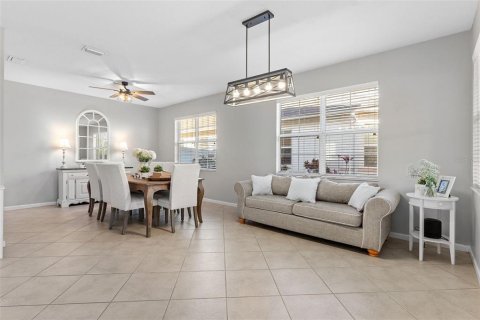 House in Land O' Lakes, Florida 4 bedrooms, 239.22 sq.m. № 2207500 - photo 21