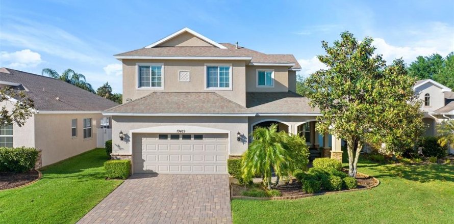 House in Land O' Lakes, Florida 4 bedrooms, 239.22 sq.m. № 2207500