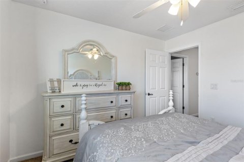 House in Land O' Lakes, Florida 4 bedrooms, 239.22 sq.m. № 2207500 - photo 20