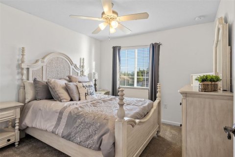 House in Land O' Lakes, Florida 4 bedrooms, 239.22 sq.m. № 2207500 - photo 19