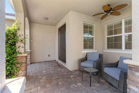 House in Land O' Lakes, Florida 4 bedrooms, 239.22 sq.m. № 2207500 - photo 9