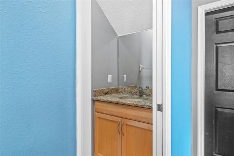House in Land O' Lakes, Florida 4 bedrooms, 239.22 sq.m. № 2207500 - photo 3
