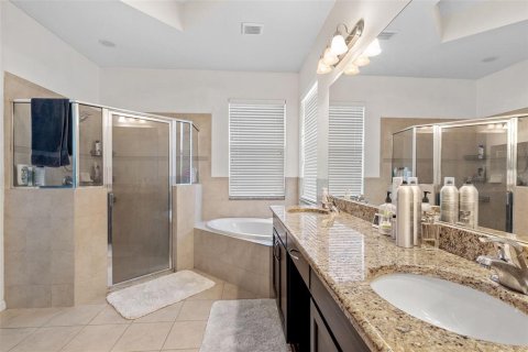 House in Land O' Lakes, Florida 4 bedrooms, 239.22 sq.m. № 2207500 - photo 27