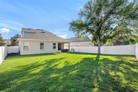House in Land O' Lakes, Florida 4 bedrooms, 239.22 sq.m. № 2207500 - photo 6