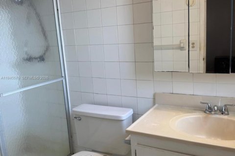 Condo in Lauderdale Lakes, Florida, 2 bedrooms  № 2002707 - photo 8