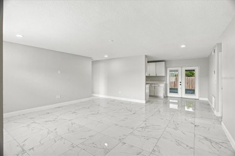 Villa ou maison à vendre à Altamonte Springs, Floride: 4 chambres, 124.12 m2 № 2408718 - photo 4