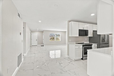 Villa ou maison à vendre à Altamonte Springs, Floride: 4 chambres, 124.12 m2 № 2408718 - photo 11