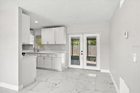 Villa ou maison à vendre à Altamonte Springs, Floride: 4 chambres, 124.12 m2 № 2408718 - photo 8