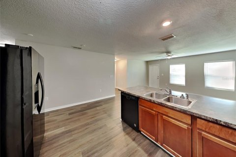 Casa en alquiler en Kissimmee, Florida, 4 dormitorios, 130.06 m2 № 1905759 - foto 5