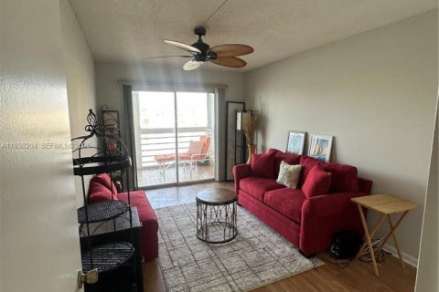 Copropriété à louer à Boca Raton, Floride: 2 chambres, 79.99 m2 № 2241061 - photo 5
