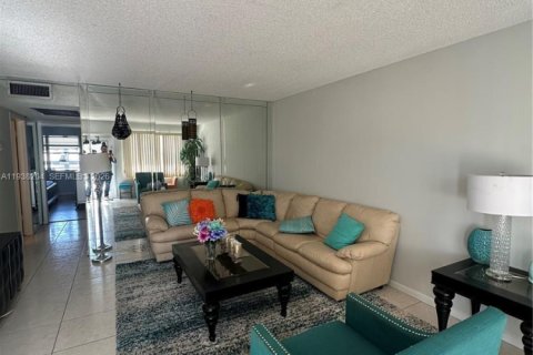 Copropriété à louer à Boca Raton, Floride: 2 chambres, 79.99 m2 № 2241061 - photo 2