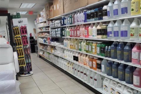 Immobilier commercial à vendre à Miami, Floride № 2019066 - photo 2