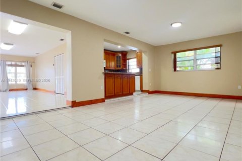 Villa ou maison à louer à Miami, Floride: 3 chambres, 191.01 m2 № 1999459 - photo 14