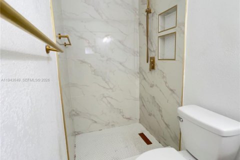 Villa ou maison à louer à Miami, Floride: 3 chambres, 191.01 m2 № 1999459 - photo 13