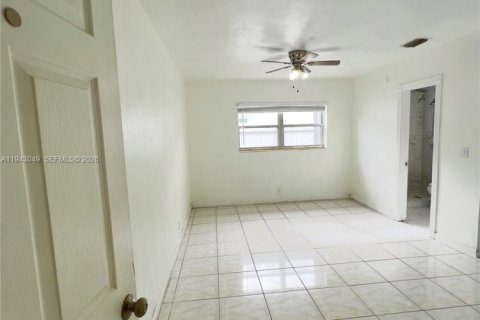 Villa ou maison à louer à Miami, Floride: 3 chambres, 191.01 m2 № 1999459 - photo 23