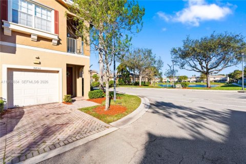 Снять в аренду кондоминиум в Тамарак, Флорида 2 спальни, 100.06м2, № 2006145 - фото 13