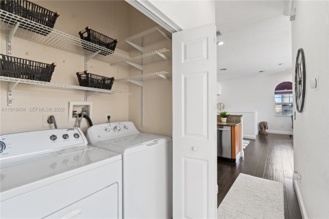 Снять в аренду кондоминиум в Тамарак, Флорида 2 спальни, 100.06м2, № 2006145 - фото 12