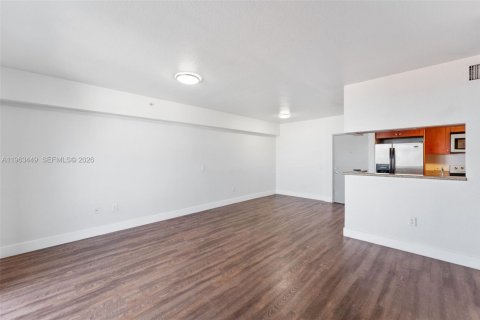 Condo in Miami, Florida, 2 bedrooms  № 2026626 - photo 4