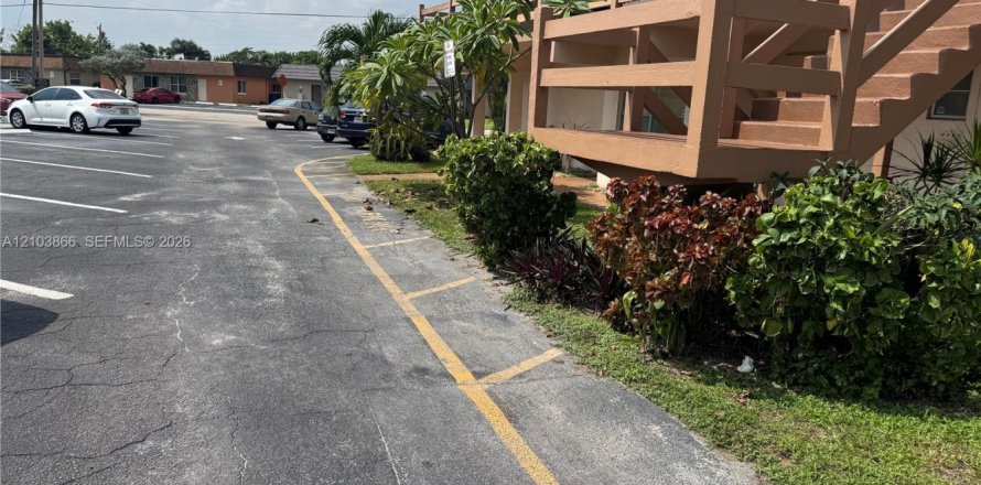 Condo à Lauderdale Lakes, Floride, 2 chambres № 2409174