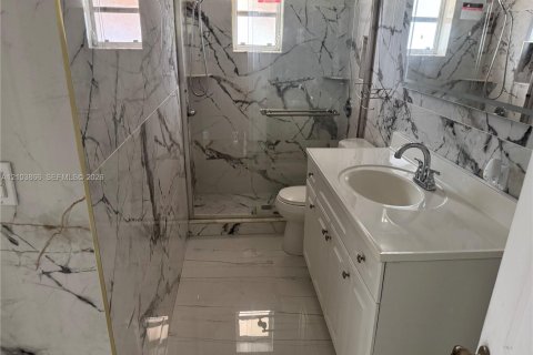 Copropriété à louer à Lauderdale Lakes, Floride: 2 chambres, 85.47 m2 № 2409174 - photo 3