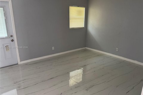Copropriété à louer à Lauderdale Lakes, Floride: 2 chambres, 85.47 m2 № 2409174 - photo 6