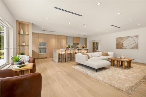 Villa ou maison à louer à Coral Gables, Floride: 3 chambres, 224.73 m2 № 2029470 - photo 2