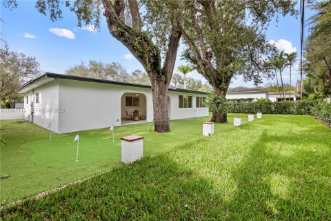 Villa ou maison à louer à Coral Gables, Floride: 3 chambres, 224.73 m2 № 2029470 - photo 25
