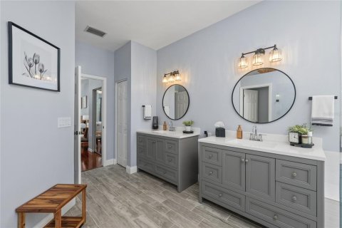 Villa ou maison à vendre à Odessa, Floride: 4 chambres, 223.62 m2 № 2428669 - photo 13