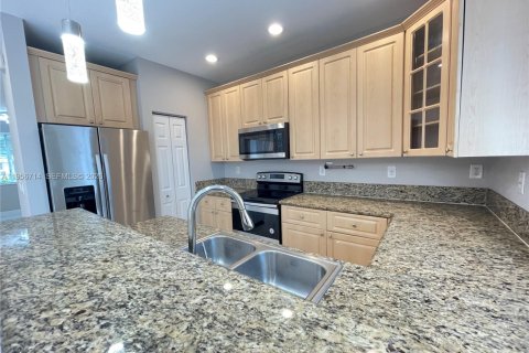 Townhouse in Davie, Florida 3 bedrooms, 136.66 sq.m. № 2010684 - photo 13