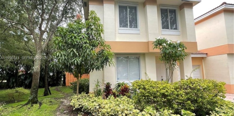 Townhouse in Davie, Florida 3 bedrooms, 136.66 sq.m. № 2010684