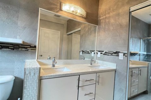 Townhouse in Davie, Florida 3 bedrooms, 136.66 sq.m. № 2010684 - photo 24