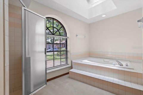 House in Valrico, Florida 4 bedrooms, 221.39 sq.m. № 1792822 - photo 16