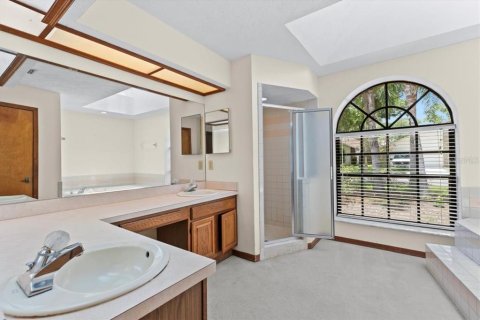 House in Valrico, Florida 4 bedrooms, 221.39 sq.m. № 1792822 - photo 15