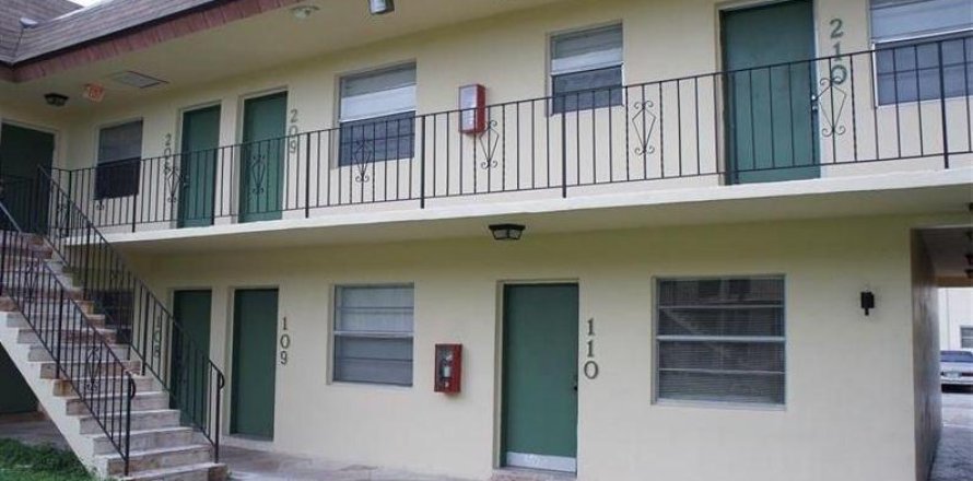 Condo à Lauderdale Lakes, Floride, 2 chambres № 2245546