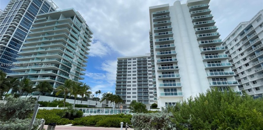Condo à Miami Beach, Floride, 1 chambre  № 1990039