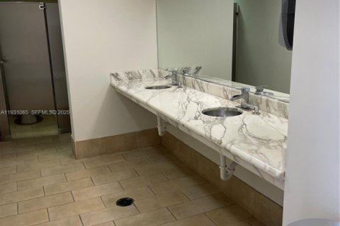 Copropriété à vendre à Miami Beach, Floride: 1 chambre, 74.88 m2 № 1990039 - photo 30