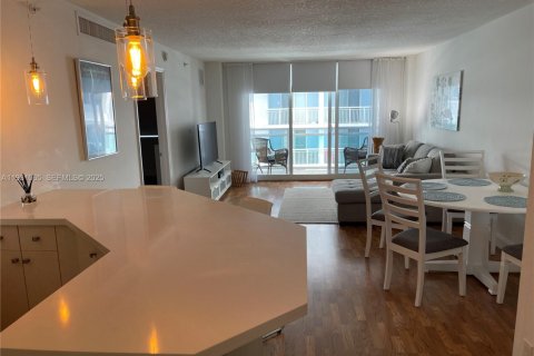 Copropriété à vendre à Miami Beach, Floride: 1 chambre, 74.88 m2 № 1990039 - photo 4